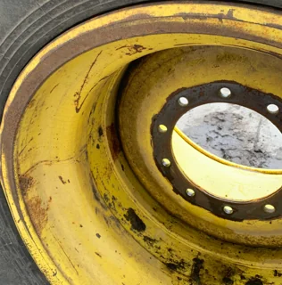 Used 27 X 32 John Deere Yellow 10 Bolt Combine Wheel (10-13.187-11.06) 2.50" inset  _x000D_
(Faded P image 2