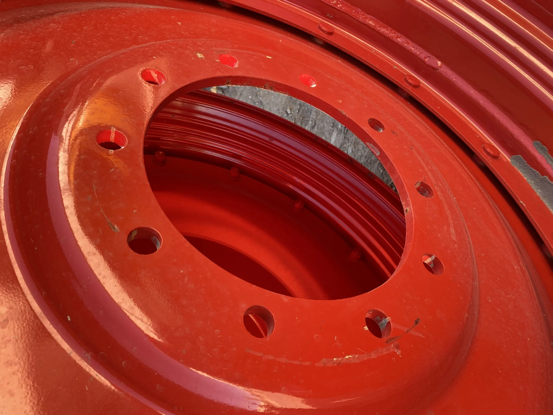 Used 16 X 46 Fendt Red 10 Bolt Center (10-13.1875-11.080) - Good Condition  _x000D_
(Scratches, Chip image 4