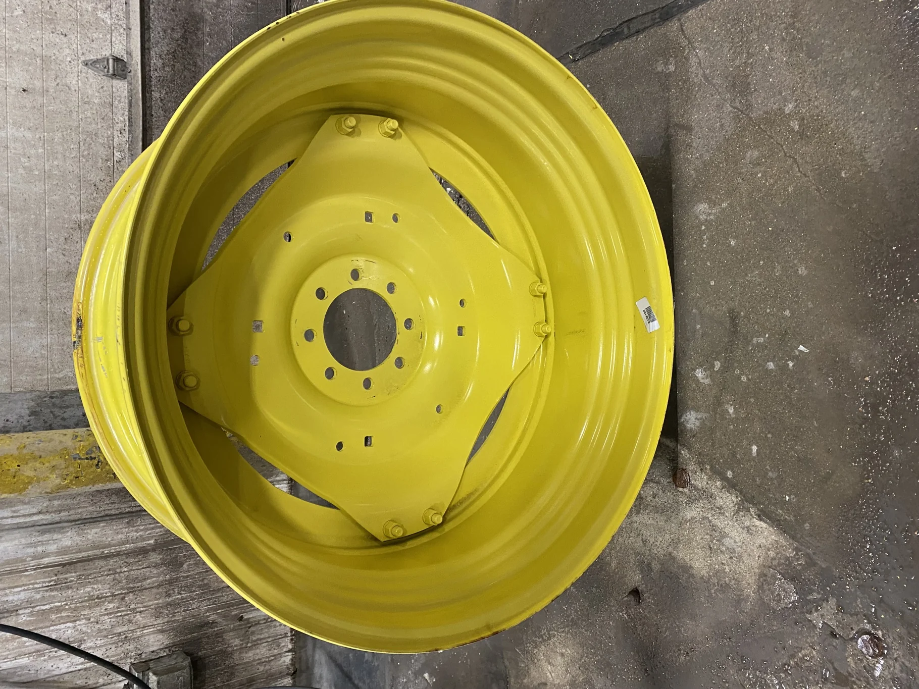 Used 15 X 34 JD Yellow 4/2 Rail Wheel 9.375" BS with 34" Disc  (8-8-6.023) 4" Offset
