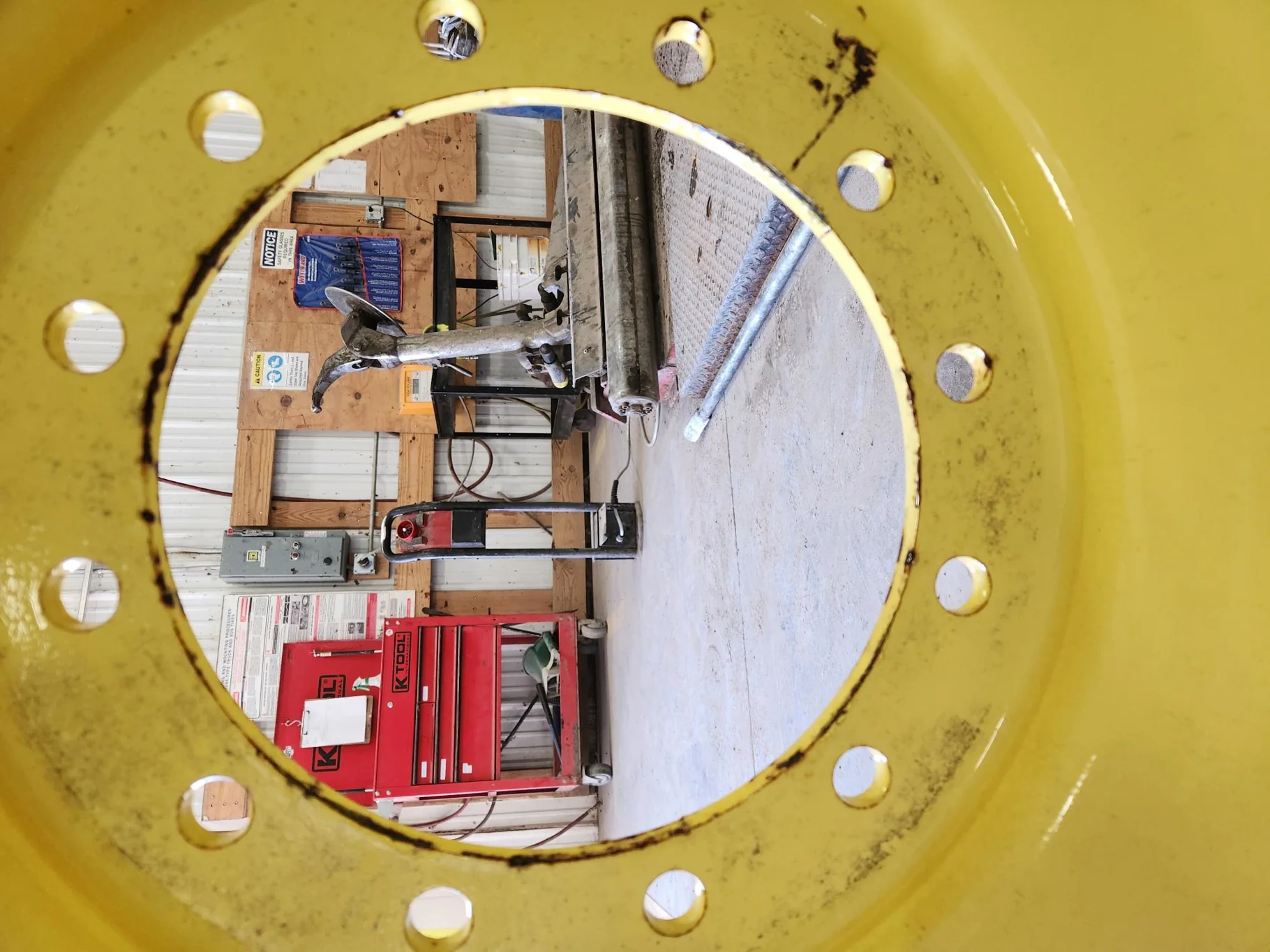 Used 18 X 38 John Deere Yellow 12 Bolt (.905) Sprayer Wheel (12-13.976-11.857) 3.17" OUT