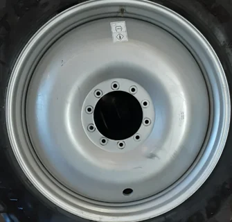 Used 13 X 46 CIH Silver 10 Bolt (.906) Bubble Disc Sprayer Wheel (10-13.187-11.08) - Good Condition