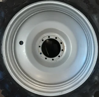 Used 13 X 46 CIH Silver 10 Bolt (.906) Bubble Disc Sprayer Wheel (10-13.187-11.08) - Good Condition image 2
