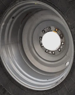 Used 27 X 38 Case IH Silver 10 Bolt (.938) 5/8" Formed Combine Wheel (10-13.187-11.08) 5.625" (Rust image 4