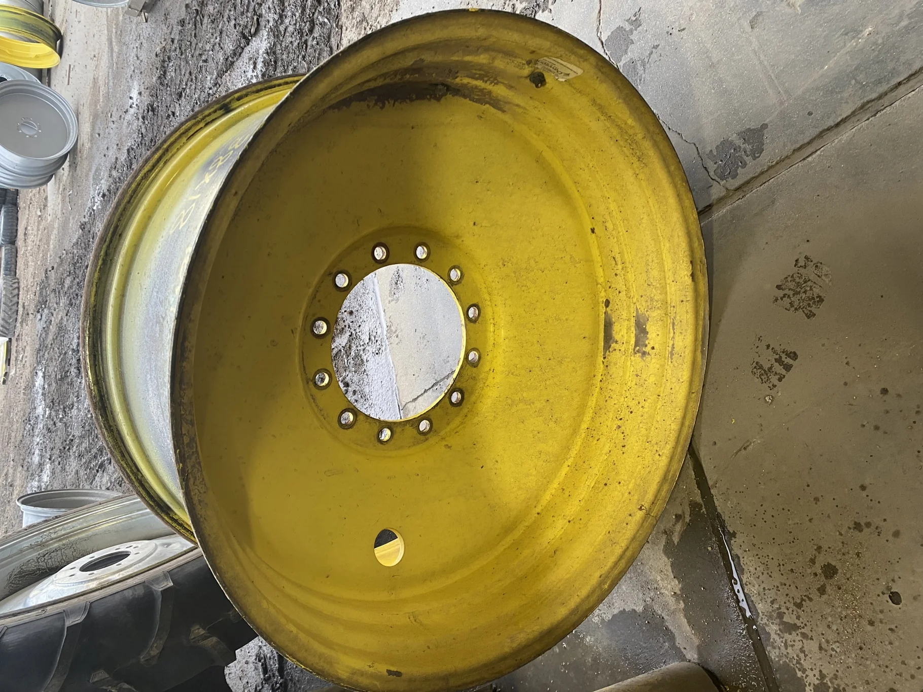 Used 18 X 38 John Deere Yellow 12 Bolt (.905) Sprayer Wheel (12-13.976-11.857) 3.17" OUT Faded Paint image 5