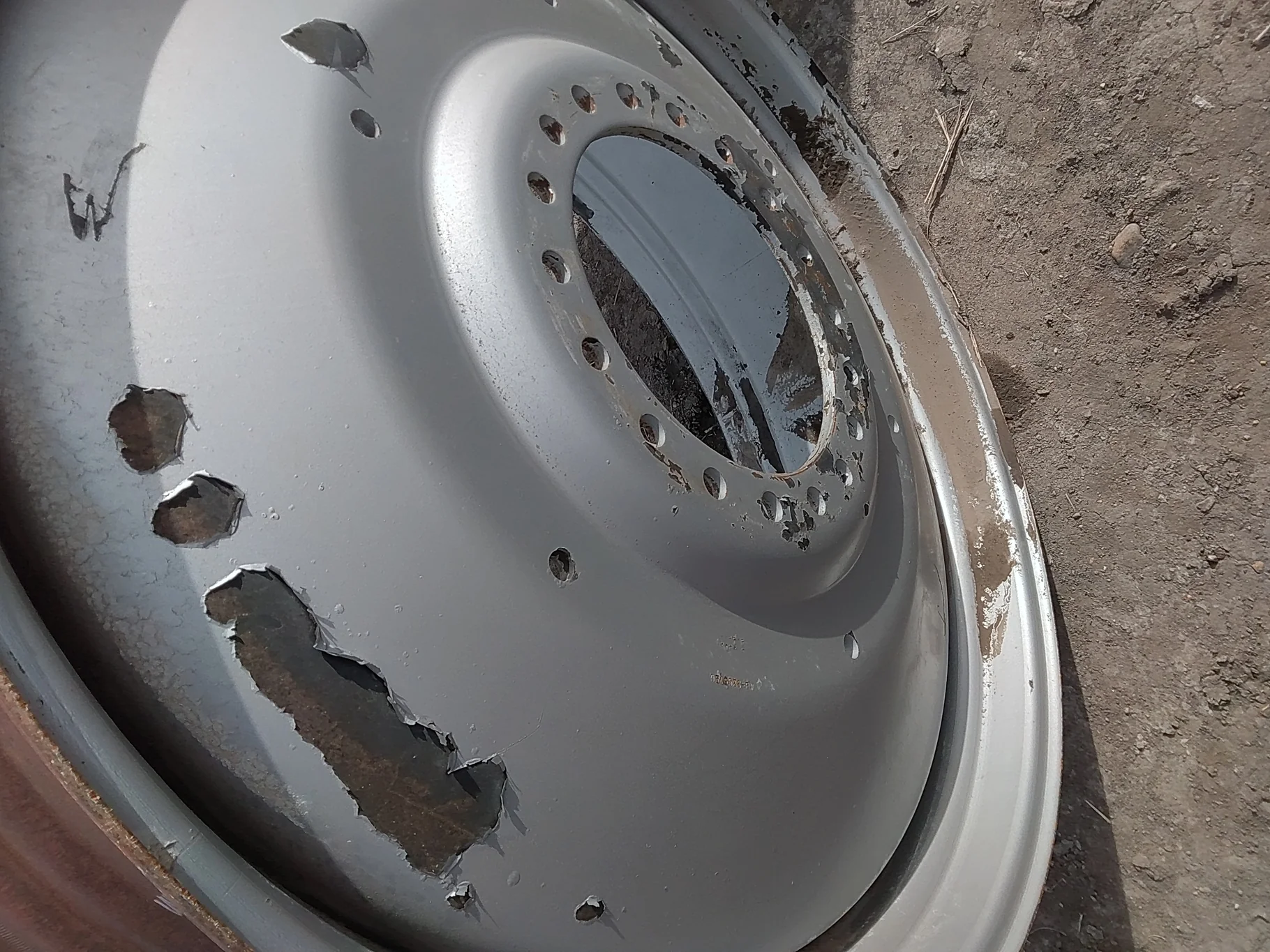 Used 16 X 46 Case IH 18 Bolt (1.06) Dual Wheel -1" image 3