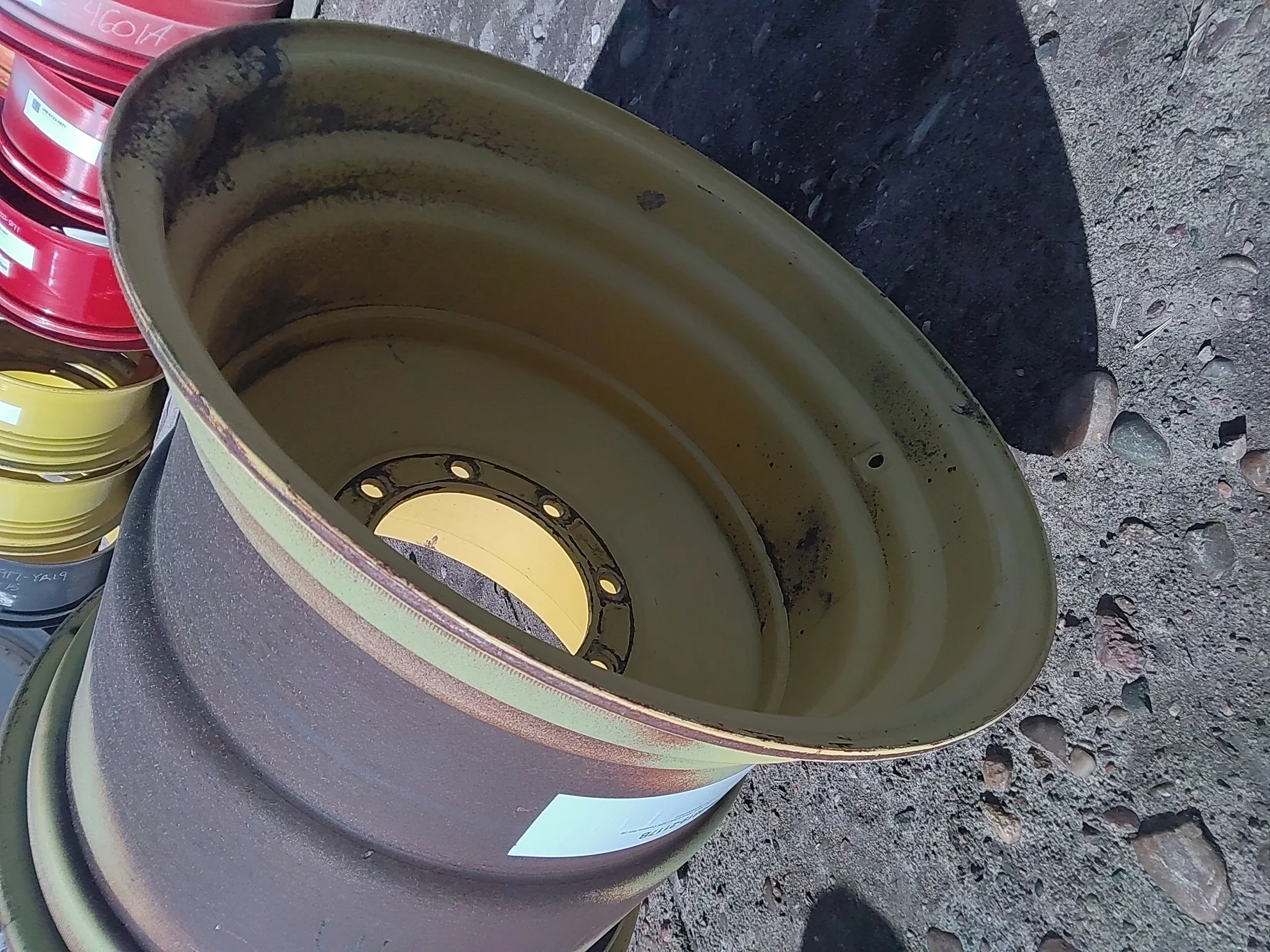 Used 25 X 26 John Deere Yellow 8 Bolt (.925) Combine Rim (8) 14" Offset image 4