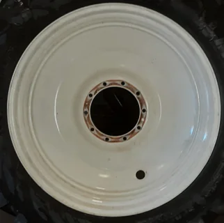 Used 13 X 46 NH White 10 Bolt Bubble Disc Sprayer Wheel (10-14.5-12.375) - Good Condition