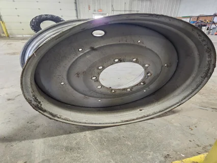 Used 23 x 38 10-13-11 Case Silver Wheel image 5