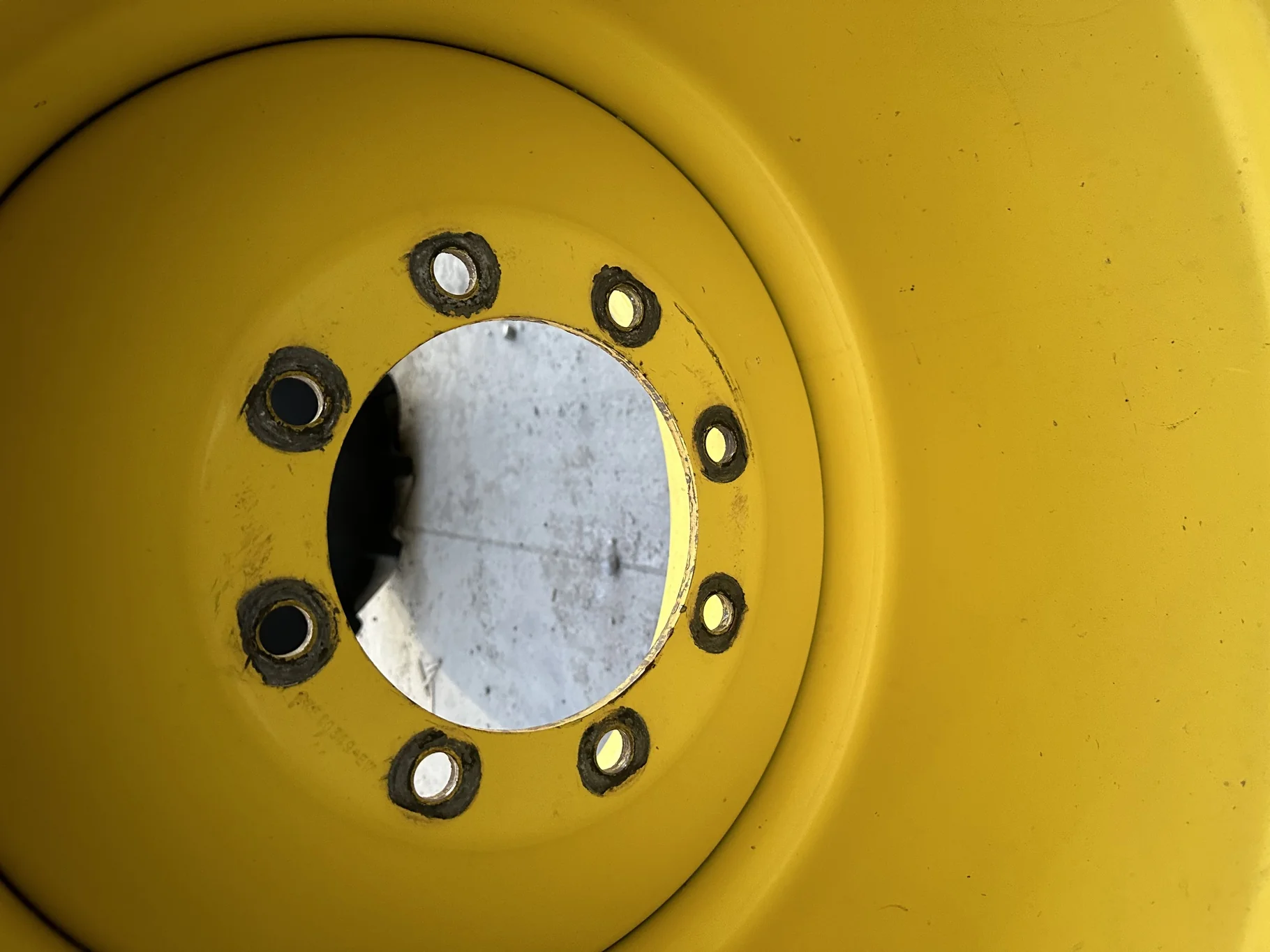 Used 25 X 26 John Deere Yellow 8 Bolt Combine Wheel (straight plate) (8-10.625-8.75) 2.14" offset (R