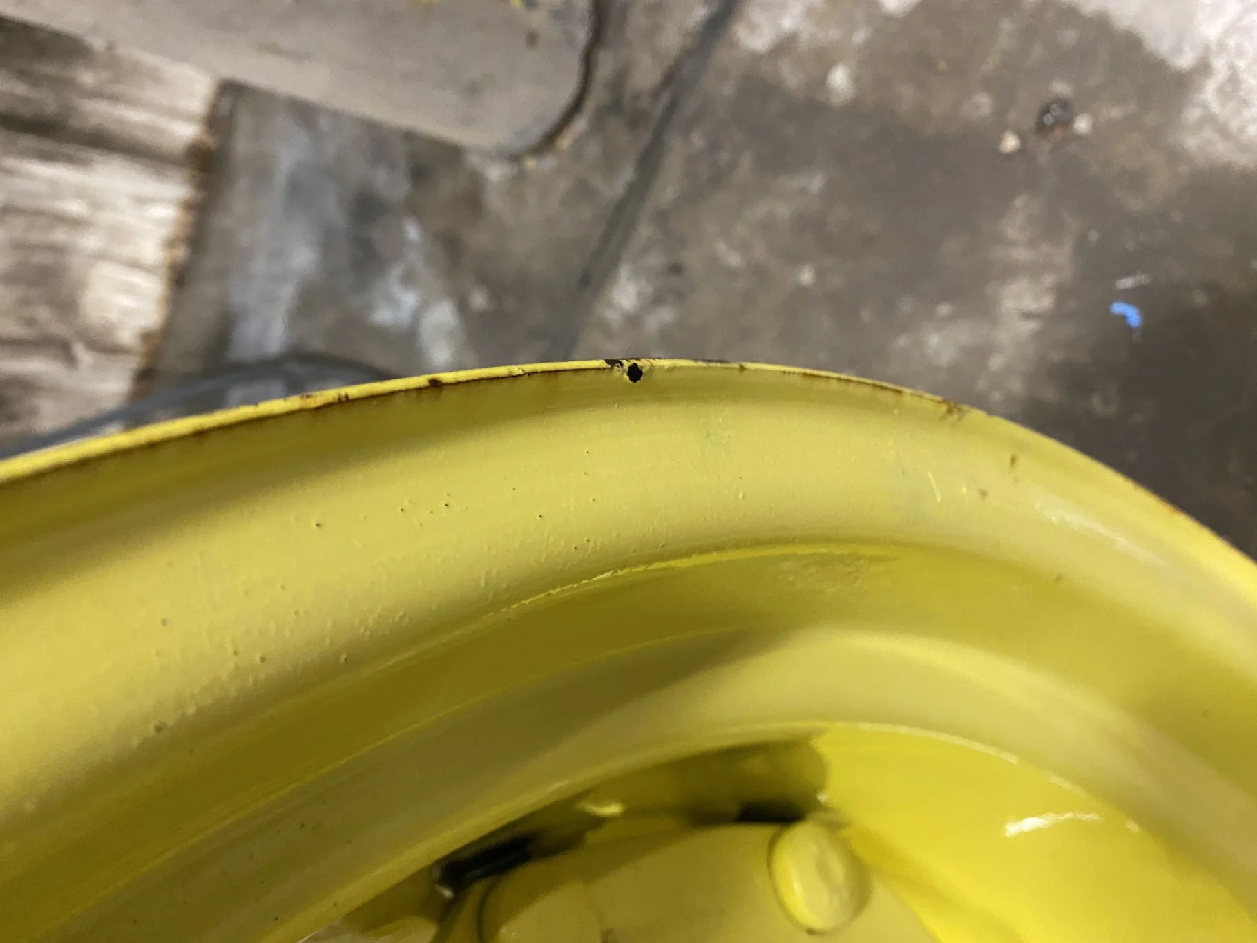 Used 15 X 28 (2 Bolt) JD GKN Rim with 8-8-6 center - Good Condition _x000D_
(Faded Paint, Rust, Scra image 4