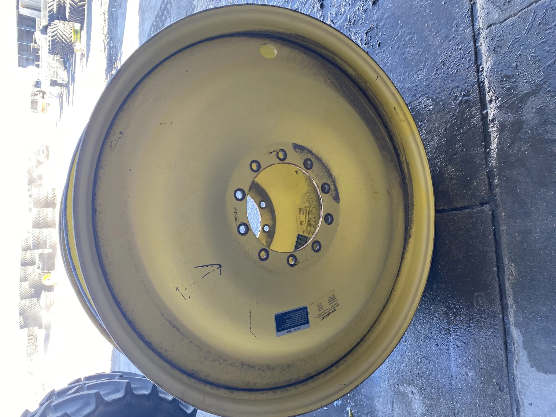 Used 12 X 46 John Deere Yellow 10 Bolt Sprayer Wheel (10-13.189-11.09)  _x000D_
(Faded Paint, Rust S