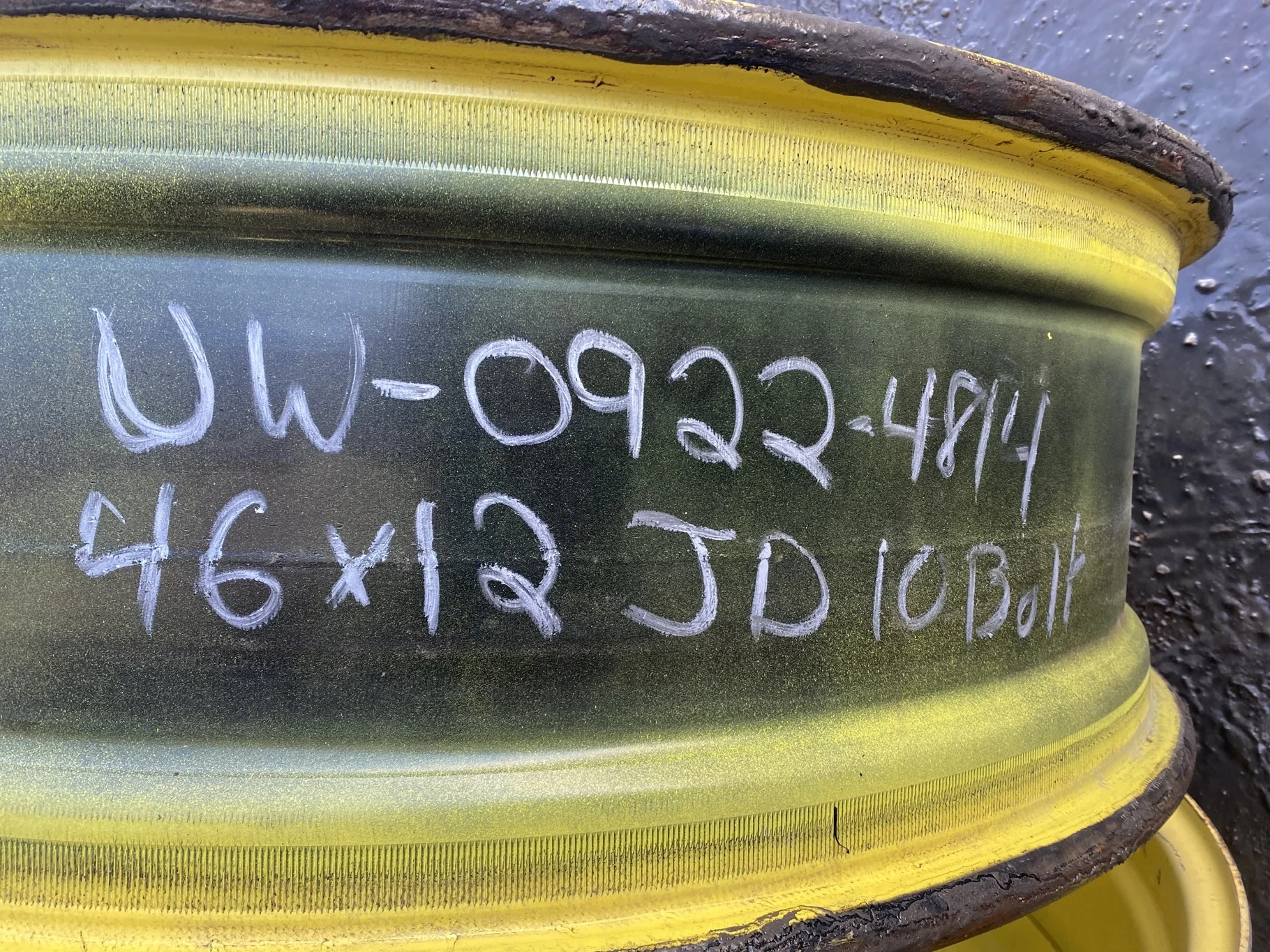 Used 12 X 46 John Deere Yellow 10 Bolt Sprayer Wheel (10-13.189-11.09)  _x000D_
(Faded Paint, Rust S image 5