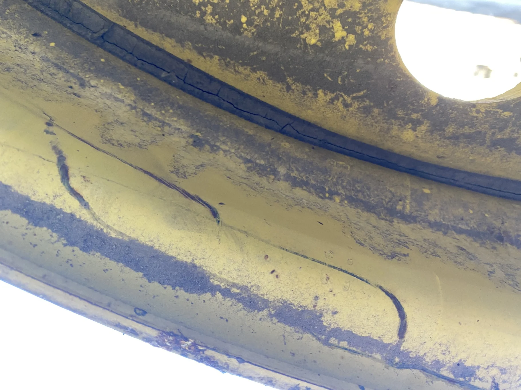 Used 12 X 46 John Deere Yellow 10 Bolt Sprayer Wheel (10-13.189-11.09)  _x000D_
(Faded Paint, Rust S image 9
