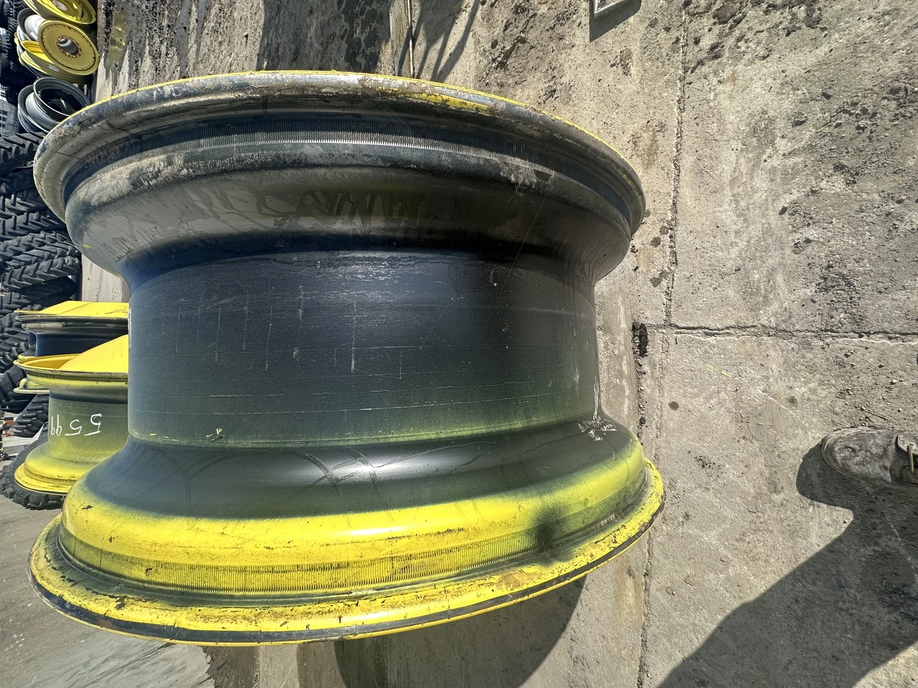 USED 18 X 42 20-13.187-10.5-15.00 (OUTSIDE) DOLLY DUAL YELLOW WHEEL image 3