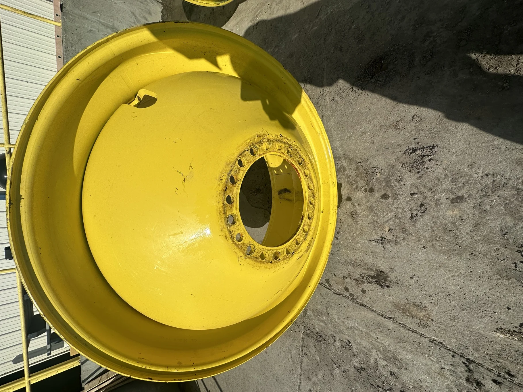 USED 18 X 42 20-13.187-10.5-15.00 (OUTSIDE) DOLLY DUAL YELLOW WHEEL image 4
