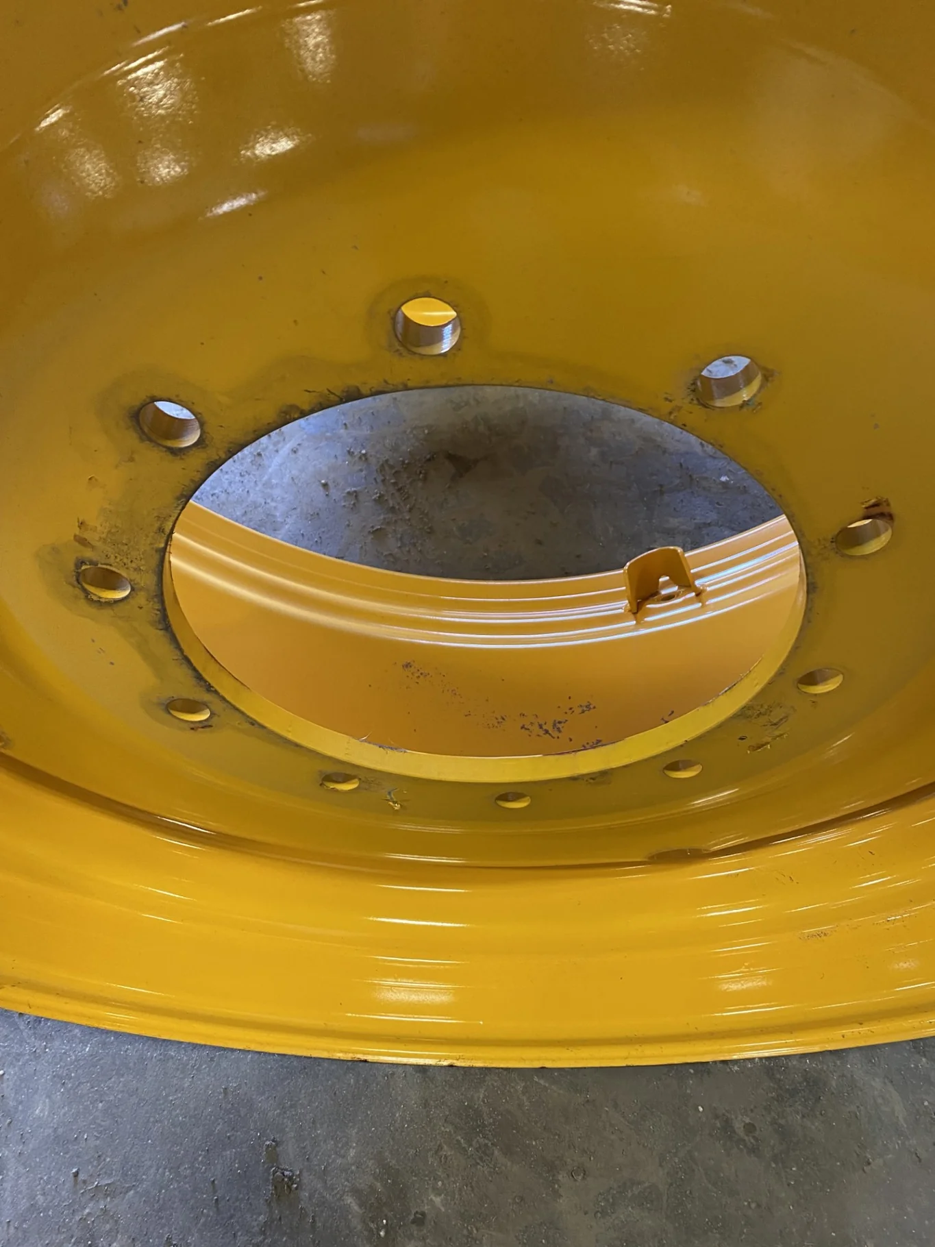 Used 18 X 38 Hagie 10 Bolt Sprayer Wheel (Rust; gashes) image 4