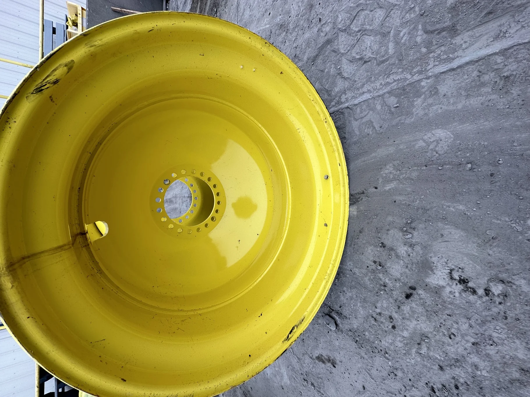 USED 18 x 42 20-13.187-11.07 (INSIDE) DOLLY DUAL YELLOW WHEEL