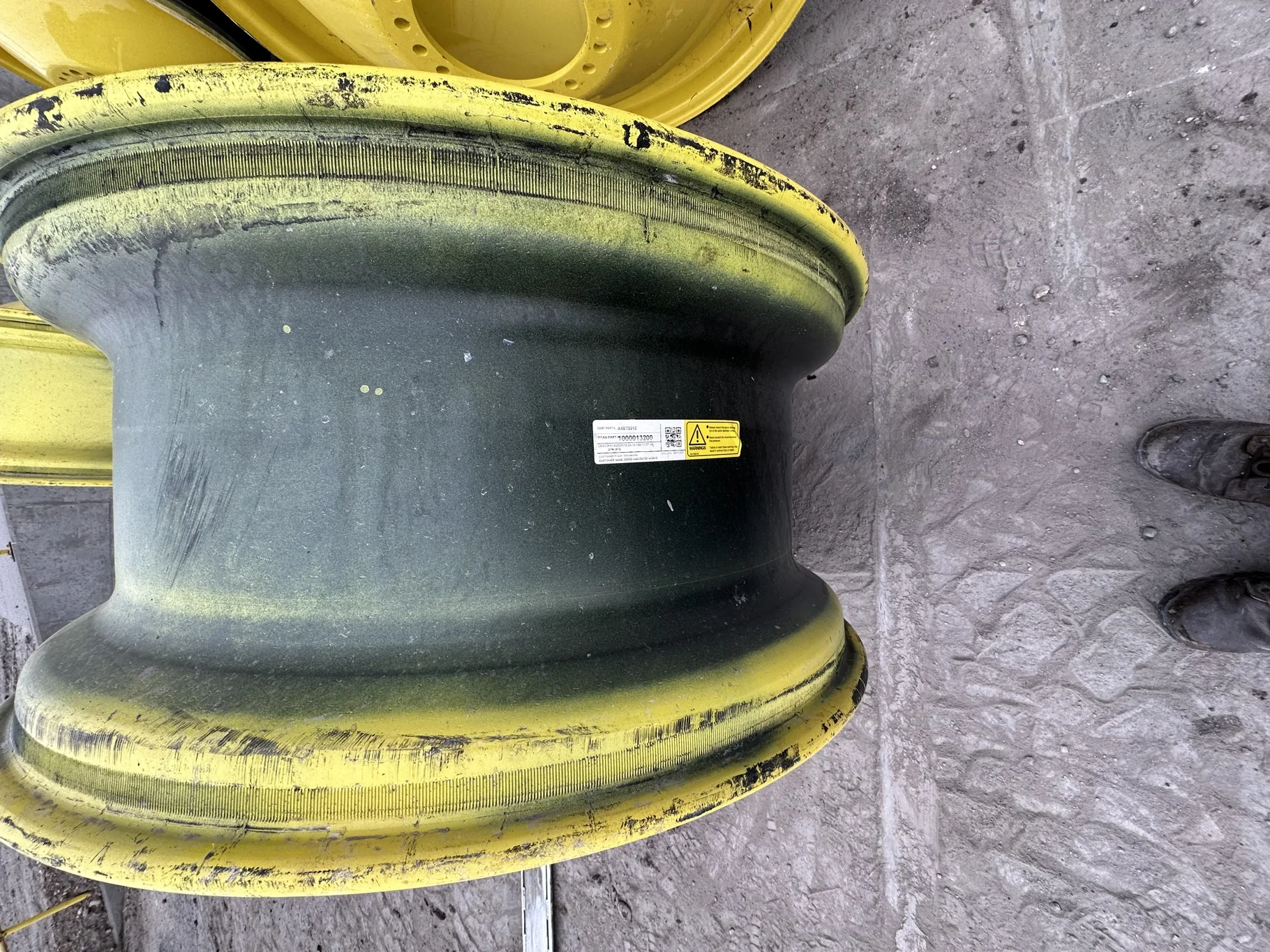 USED 18 x 42 20-13.187-11.07 (INSIDE) DOLLY DUAL YELLOW WHEEL image 2