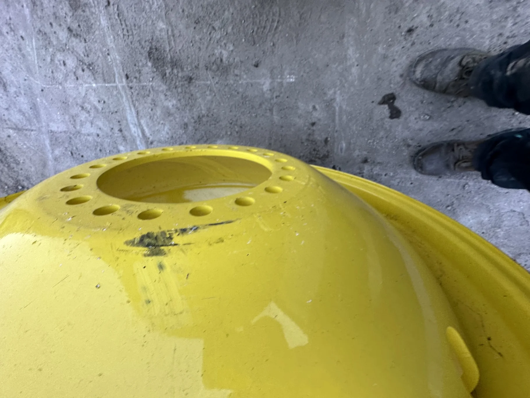 USED 18 x 42 20-13.187-11.07 (INSIDE) DOLLY DUAL YELLOW WHEEL image 5