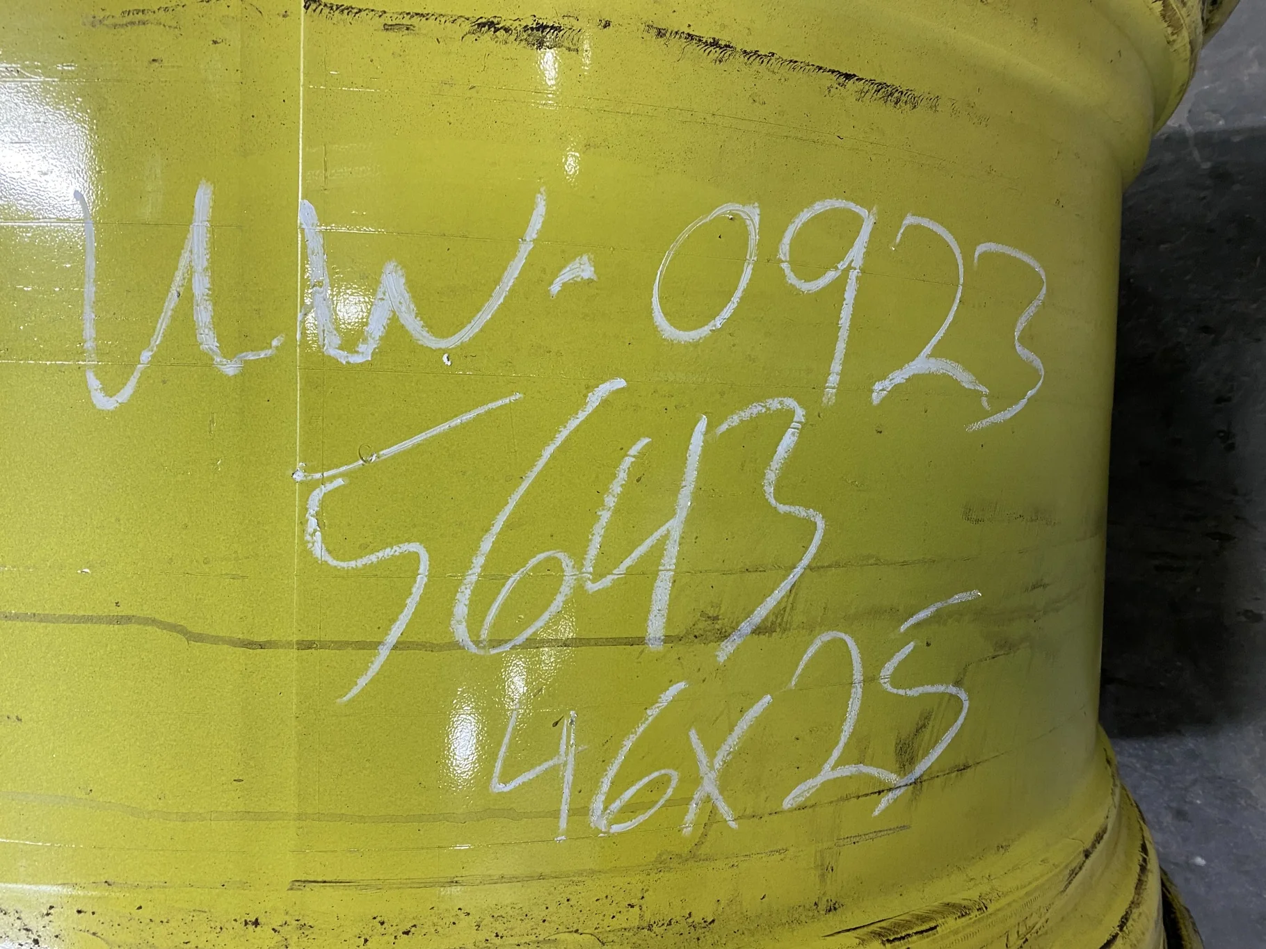 Used 25 X 46 John Deere Yellow 12 Bolt (.906) Sprayer Stub Disc (12-32.047-30.078) - (rust, scratche image 5