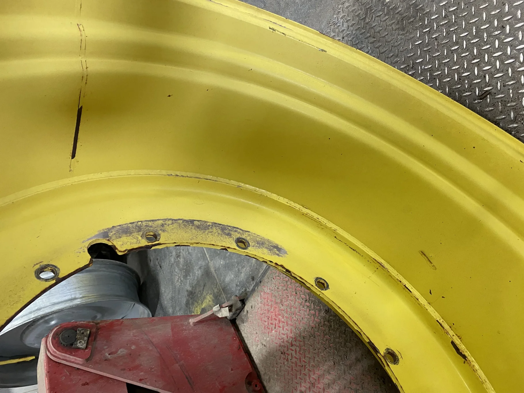 Used 25 X 46 John Deere Yellow 12 Bolt (.906) Sprayer Stub Disc (12-32.047-30.078) - (rust, scratche image 8
