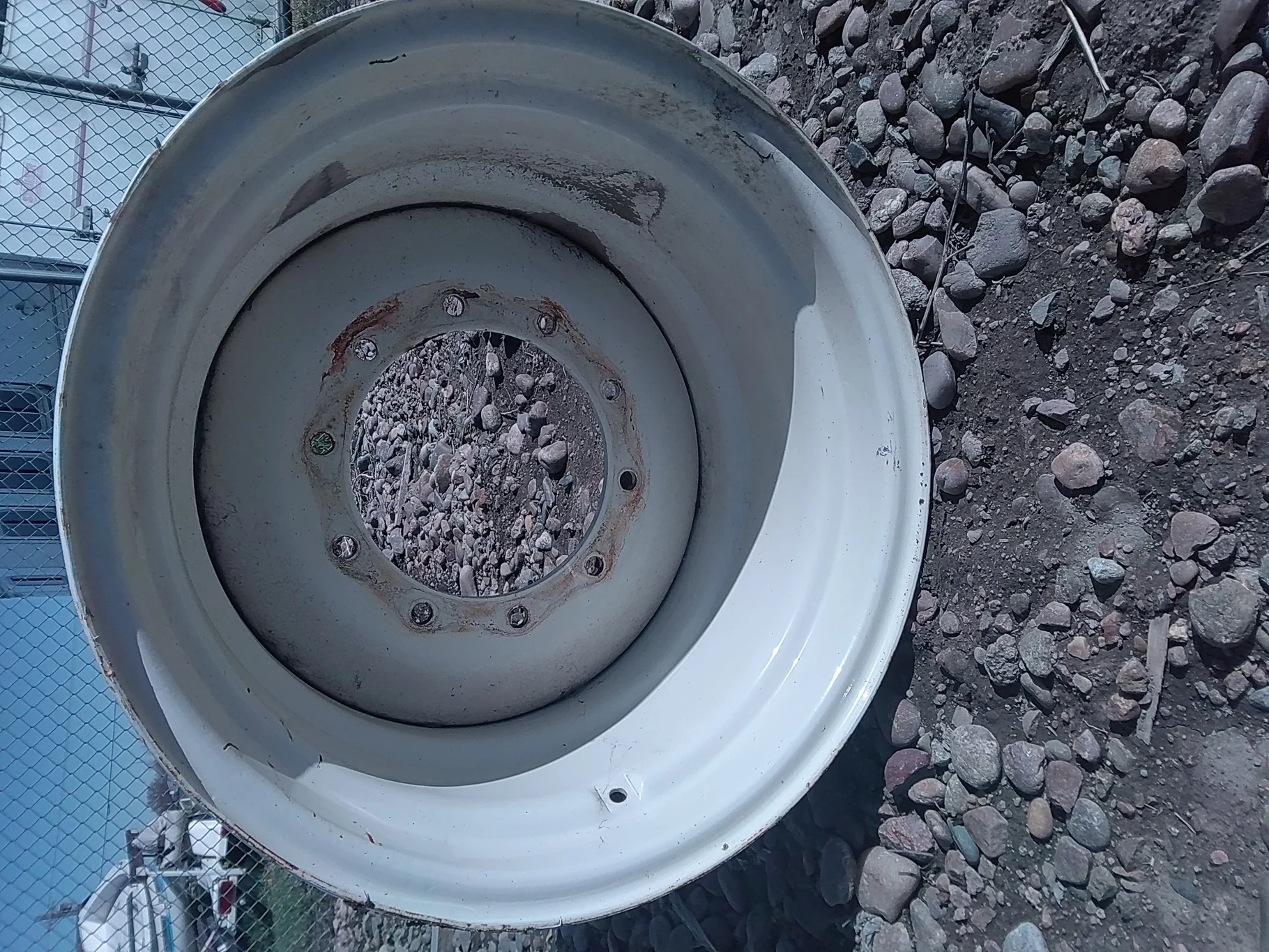Used 20 X 26 NH White 10 Bolt Swather Rim image 3