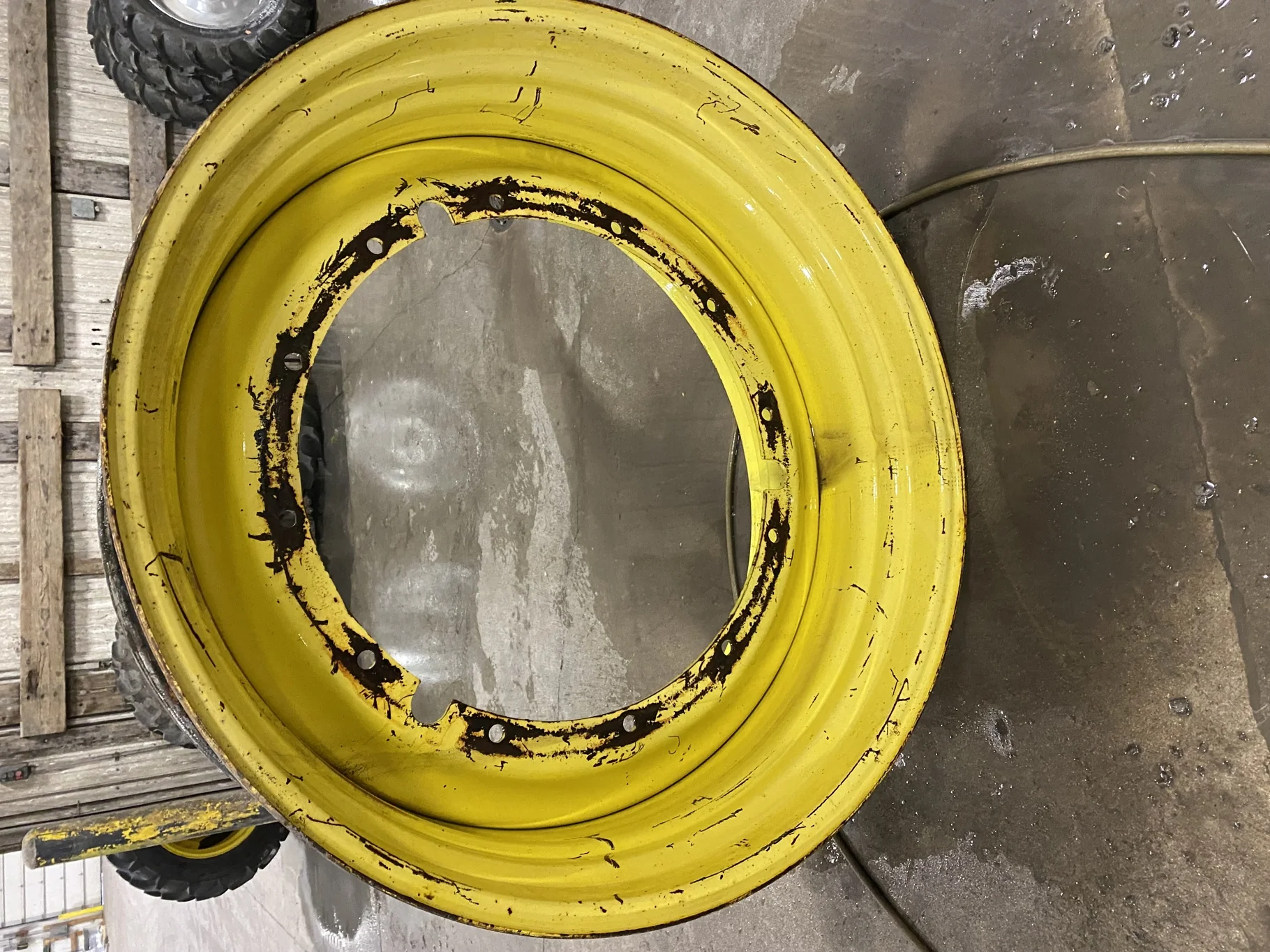 Used 20 X 46 John Deere Yellow 12 Bolt Sprayer Stub Disc (12-32.047-30.17) 2.12 inset (scratches, ga