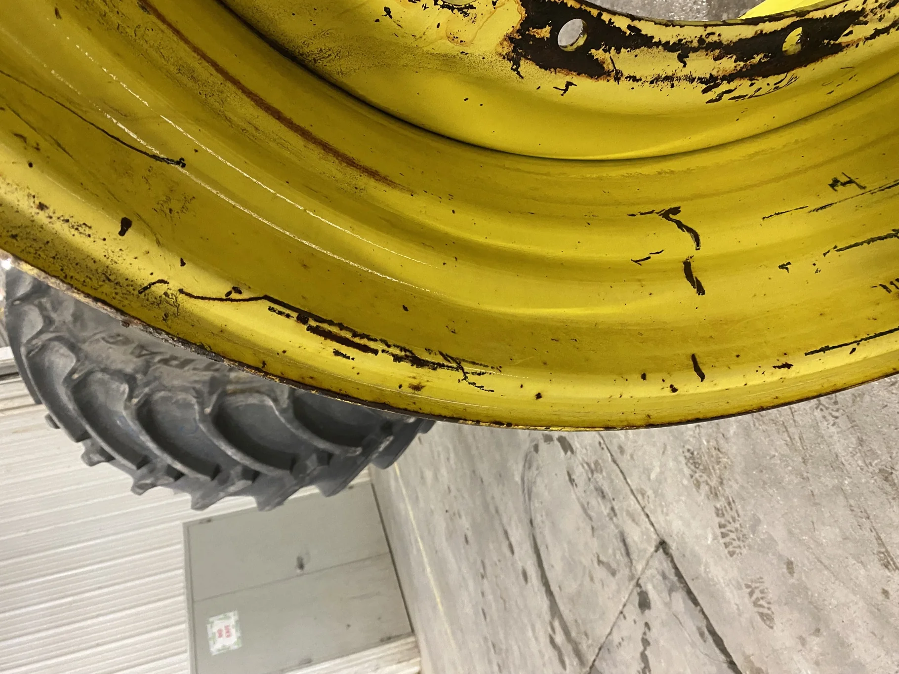 Used 20 X 46 John Deere Yellow 12 Bolt Sprayer Stub Disc (12-32.047-30.17) 2.12 inset (scratches, ga image 3