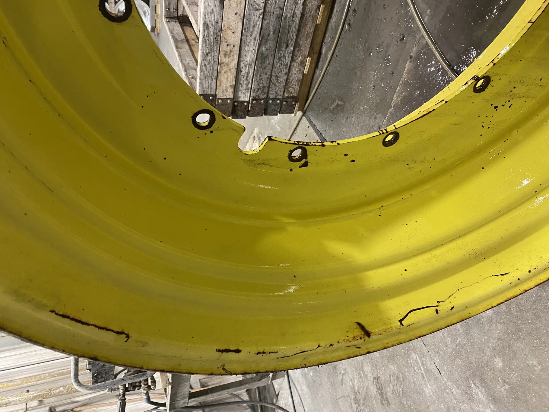 Used 20 X 46 John Deere Yellow 12 Bolt Sprayer Stub Disc (12-32.047-30.17) 2.12 inset (scratches, ga image 5