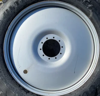 Take-Off 10 x 54 10 Bolt Titan Bubble Disc Sprayer Wheel Silver image 4