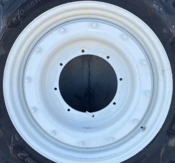 Take-Off 10 X 34 Moveero 12 Bolt NH White Wheel