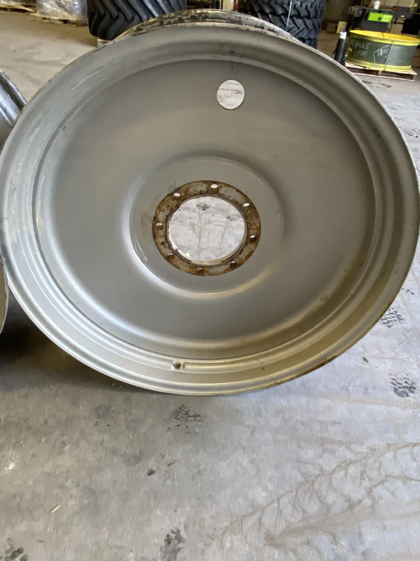 Used 18 X 38 Miller Silver 8 Bolt (.844) Sprayer Wheel (8-10.625-8.625) 1.5 Offset - Good Condition image 9