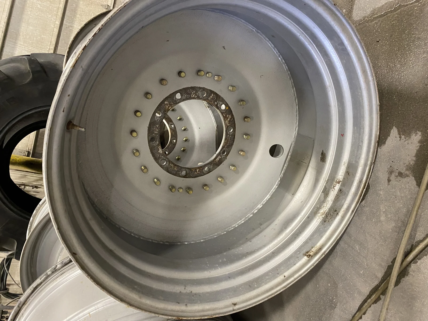 Used 20 X 38 CIH Straddle Dual Wheel (20-13.189-11.071) 15" - (faded paint, scratches, rust spots) image 2