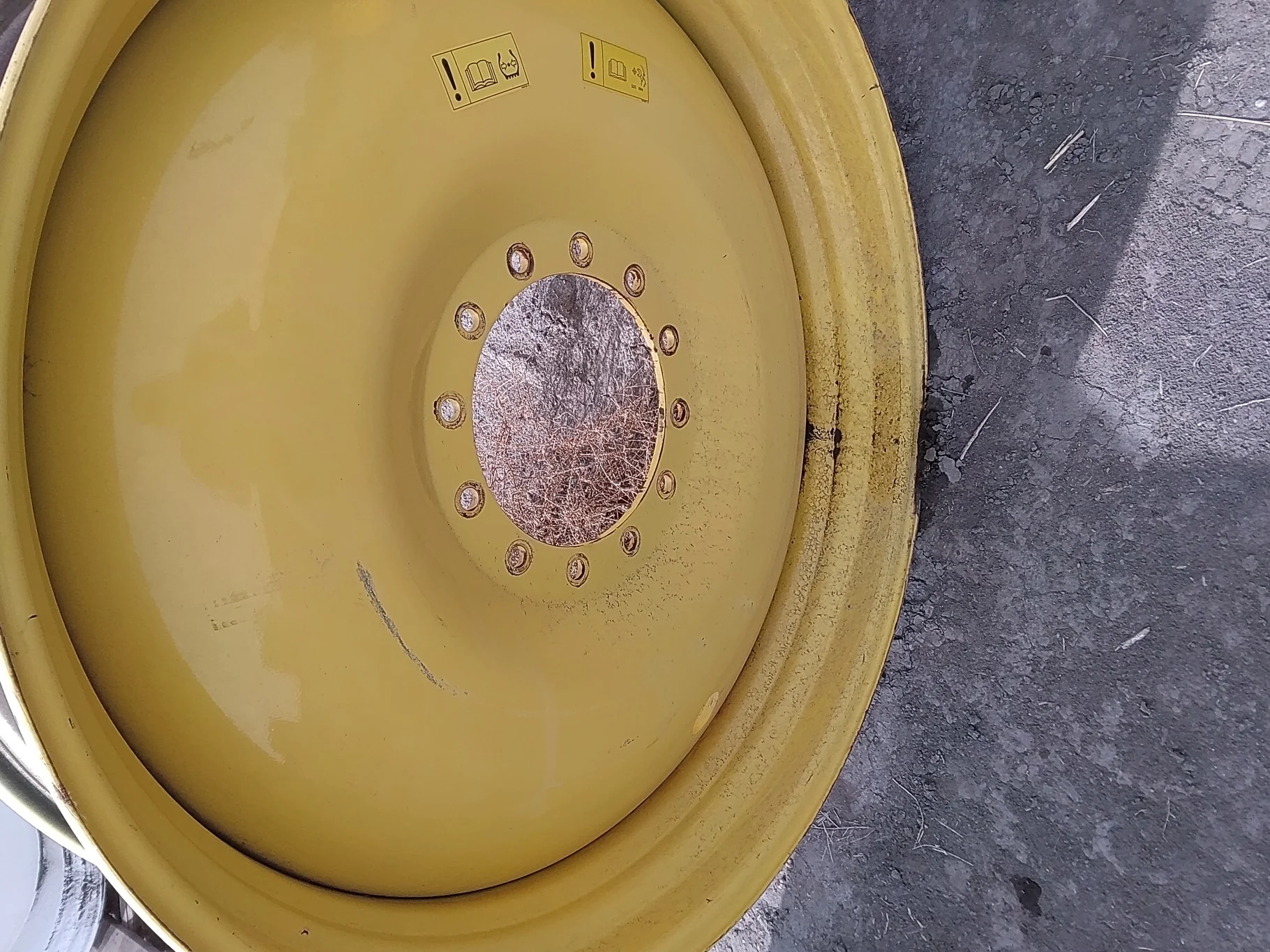 Used 13 X 46 John Deere Yellow 12 Bolt (.905) Bubble Disc (12-13.976-11.857) 7" Offset image 3