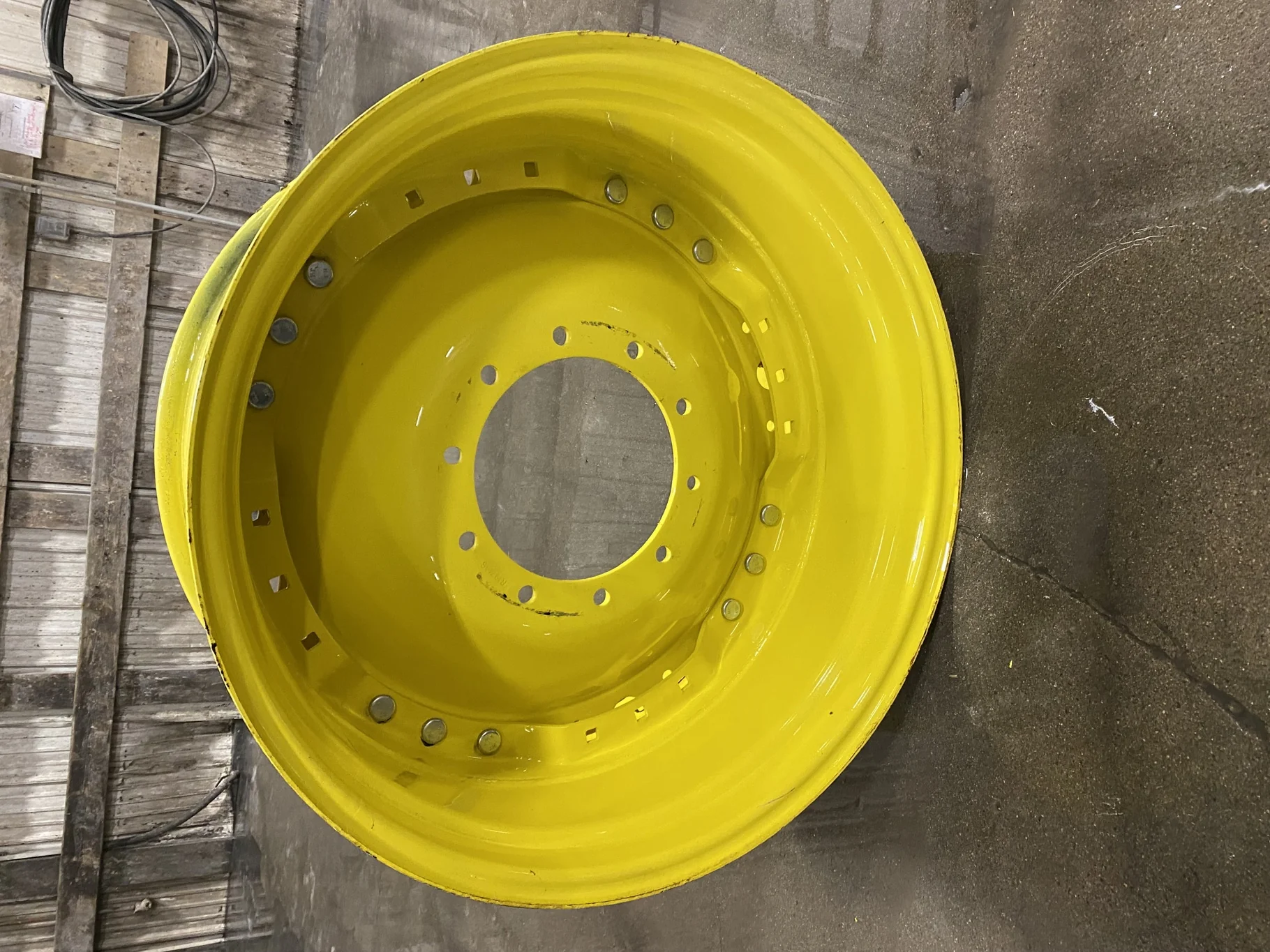 Used 15 X 34 JD Yellow Waffle Wheel3 Bolt 24-29.25 9.375" BS with 34" DISC (10-13.189-11.09) 4" Draw image 4