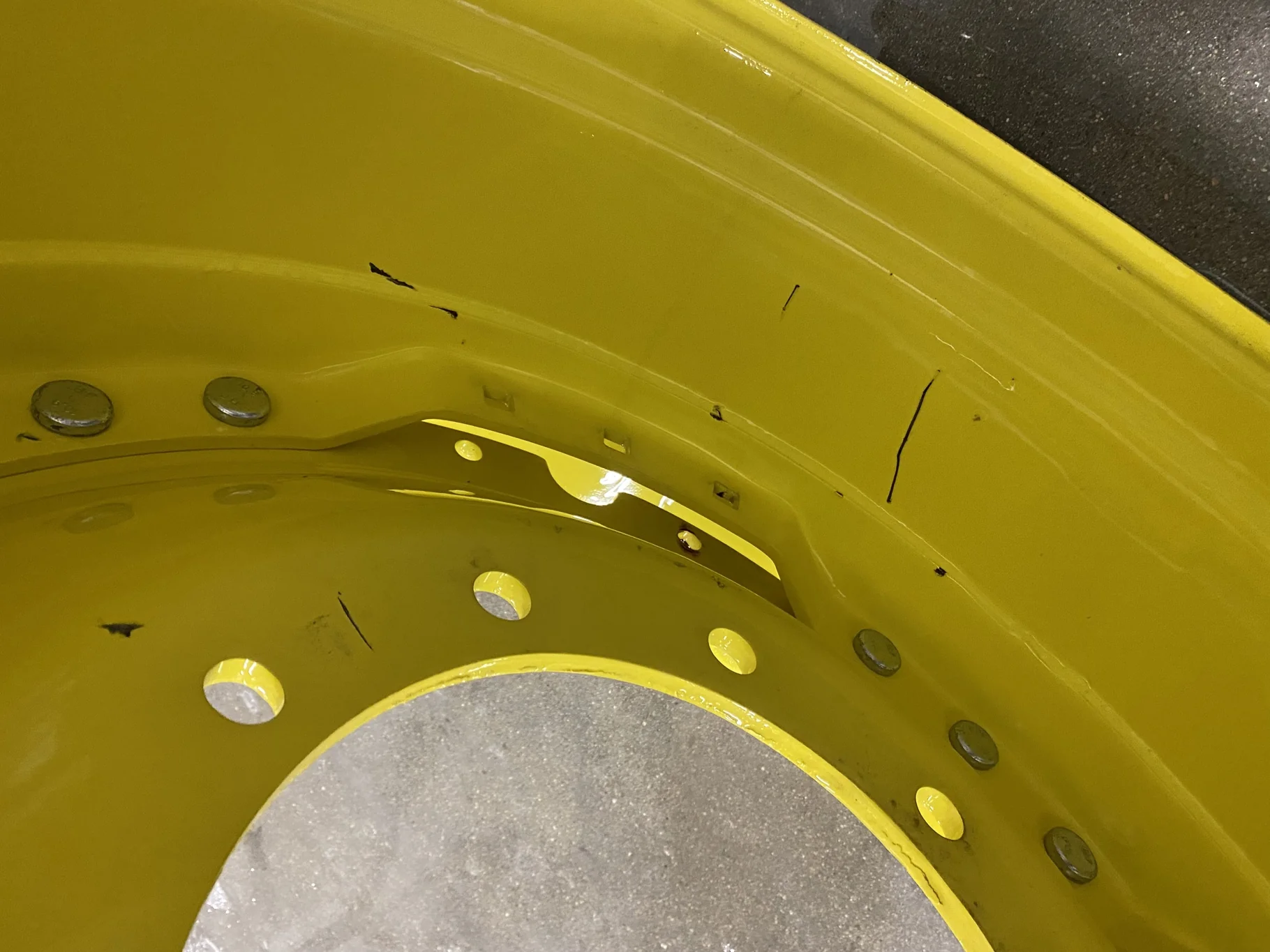 Used 15 X 34 JD Yellow Waffle Wheel3 Bolt 24-29.25 9.375" BS with 34" DISC (10-13.189-11.09) 4" Draw image 8