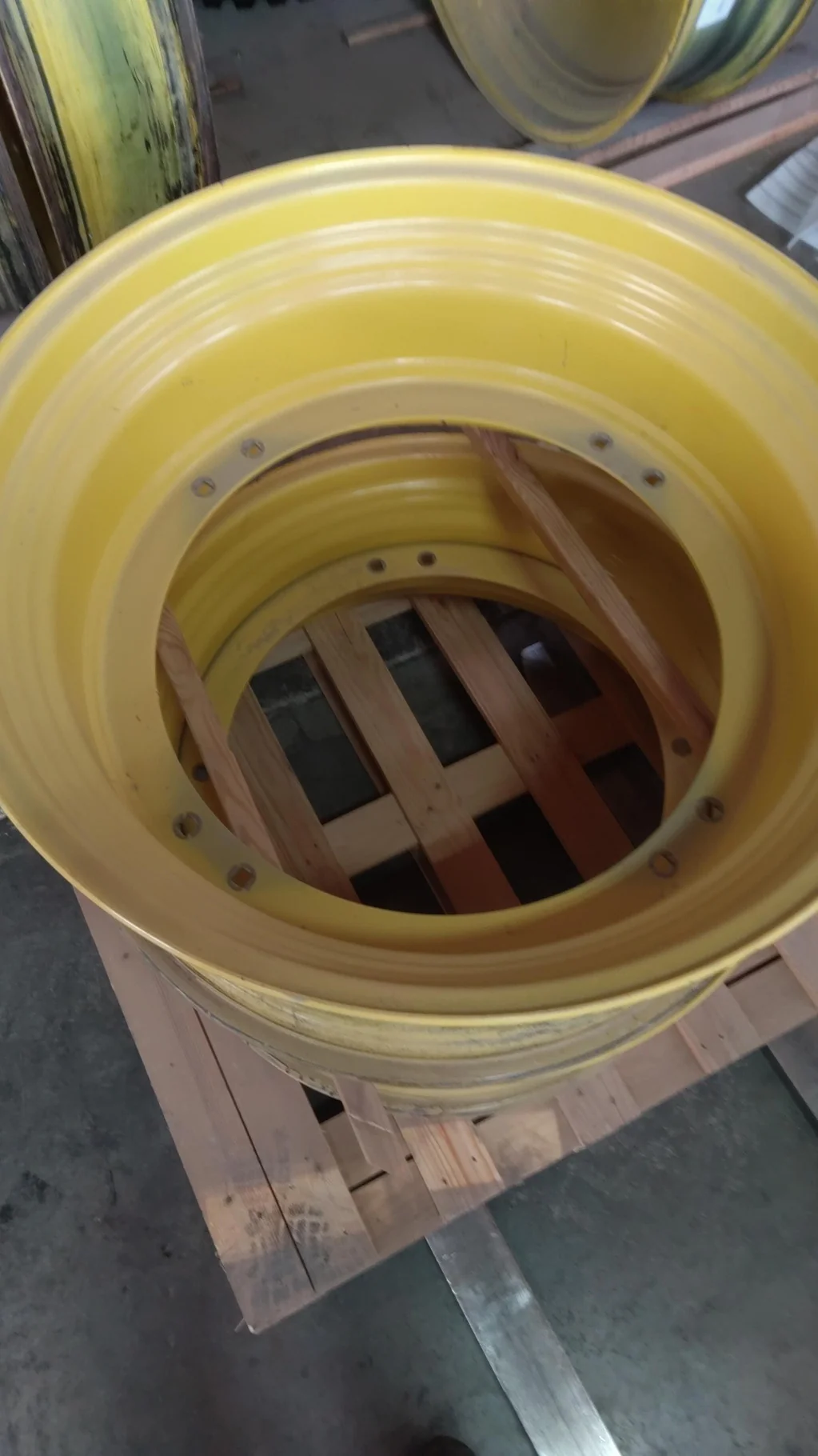 Take-Off 15 x 34 4-2 Rail Yellow Wheel image 2
