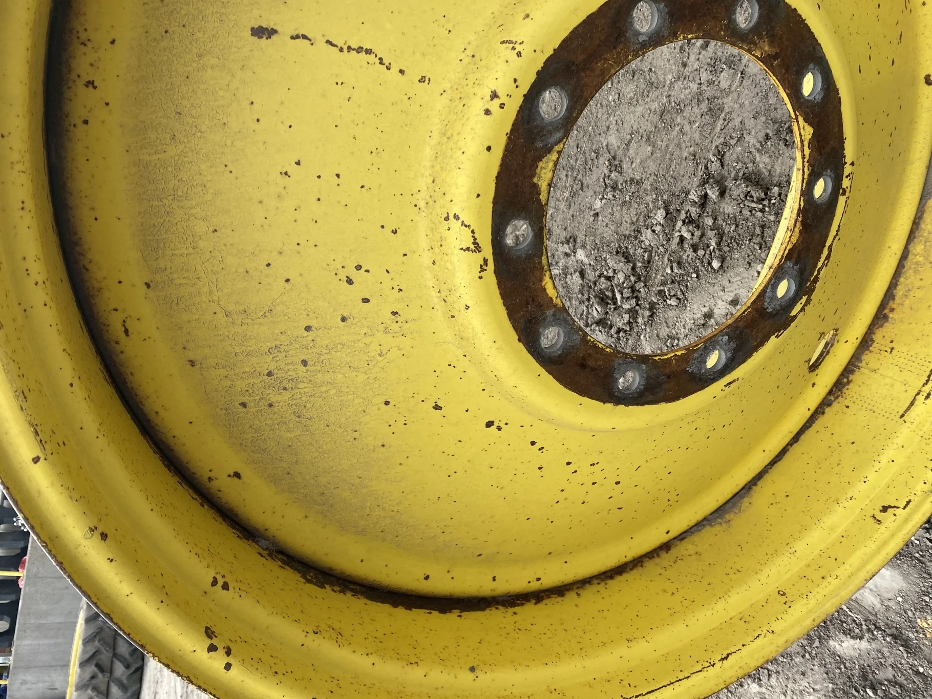 Used 16 X 42 John Deere Yellow 10 Bolt Dual Wheel (10-13.189-11.09) 6.38 IN - Fair Condition (Faded image 5