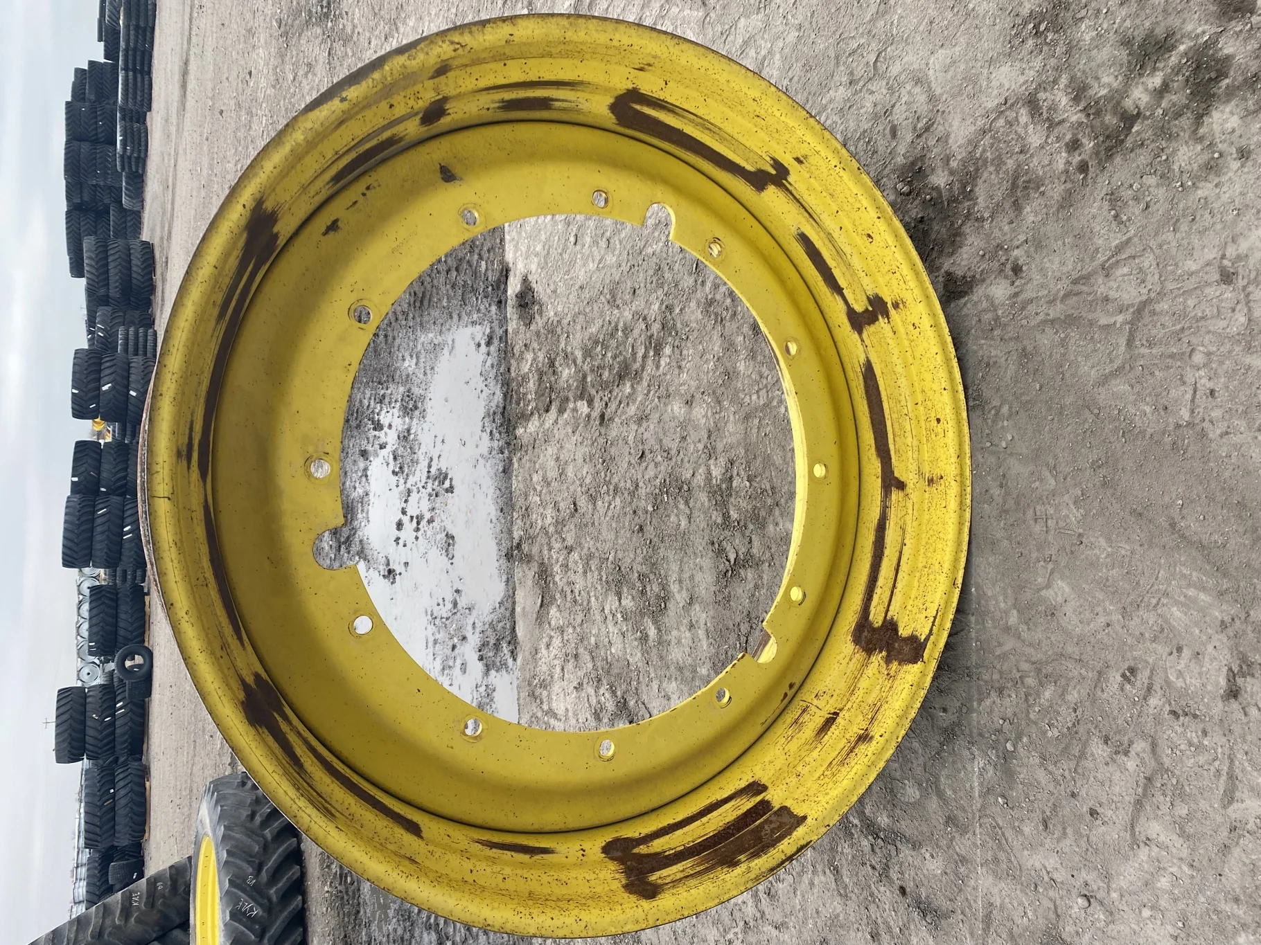 Used 16 X 46 John Deere Yellow 12 Bolt Stub Disc (12-32.047-30.078) 3.1" Offset - Fair Condition _x