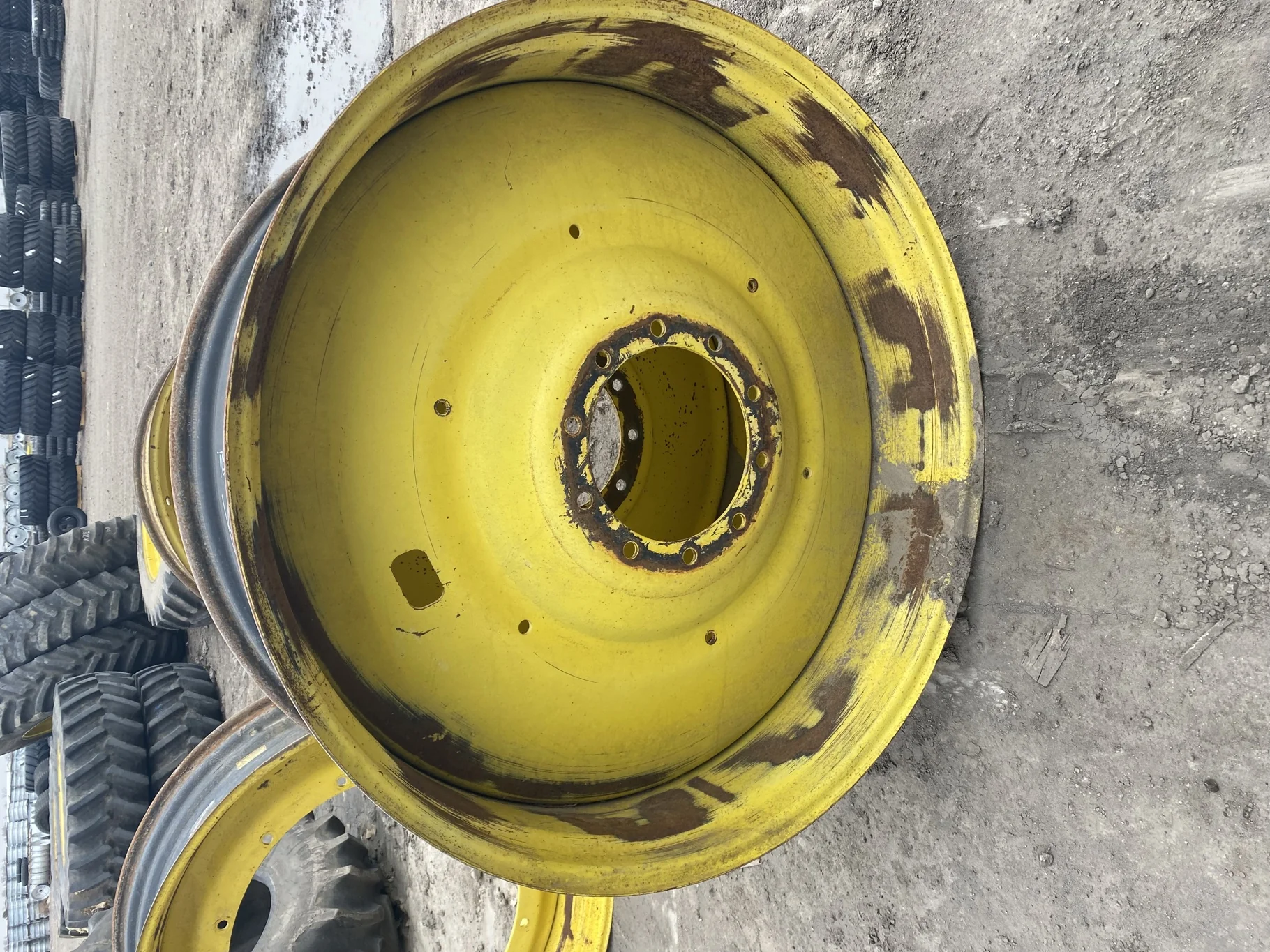 Used 16 X 46 John Deere 10 Bolt Dual Wheel  (10-13.18-11.09) 6.37" IN  _x000D_
(Faded, Rust, Peeling