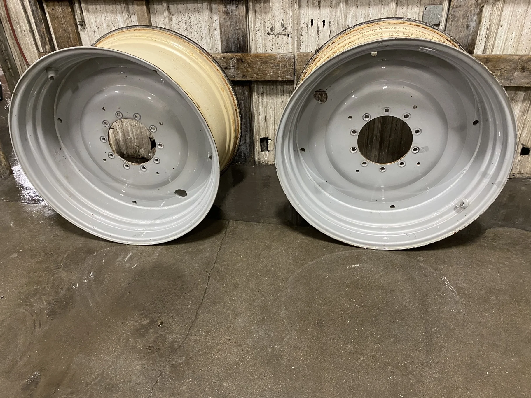 Used 23 X 42 Agco 10 Bolt (.925) Dual Wheel (10-13-11) (Rust and Scratches) image 2