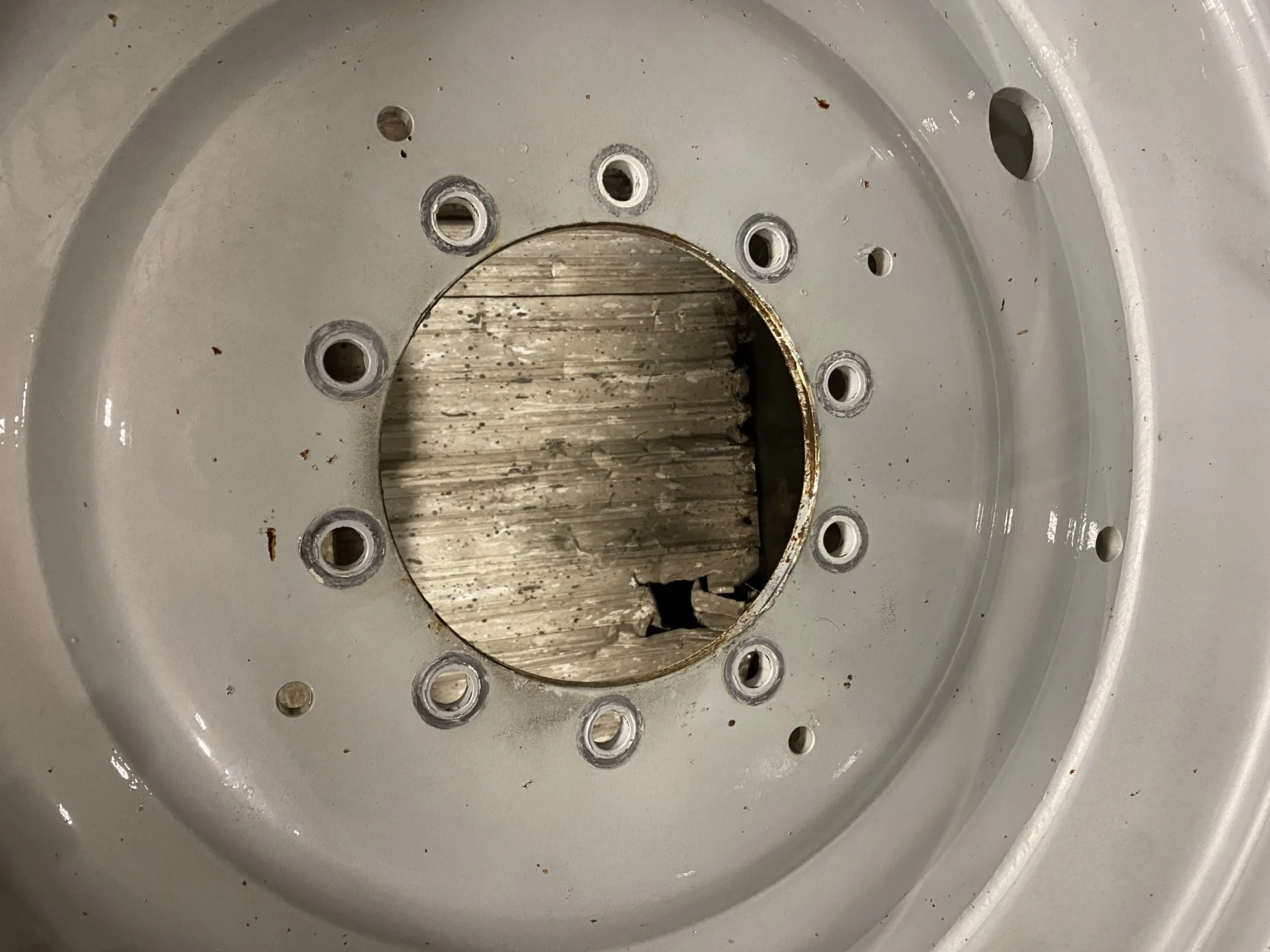 Used 23 X 42 Agco 10 Bolt (.925) Dual Wheel (10-13-11) (Rust and Scratches) image 3