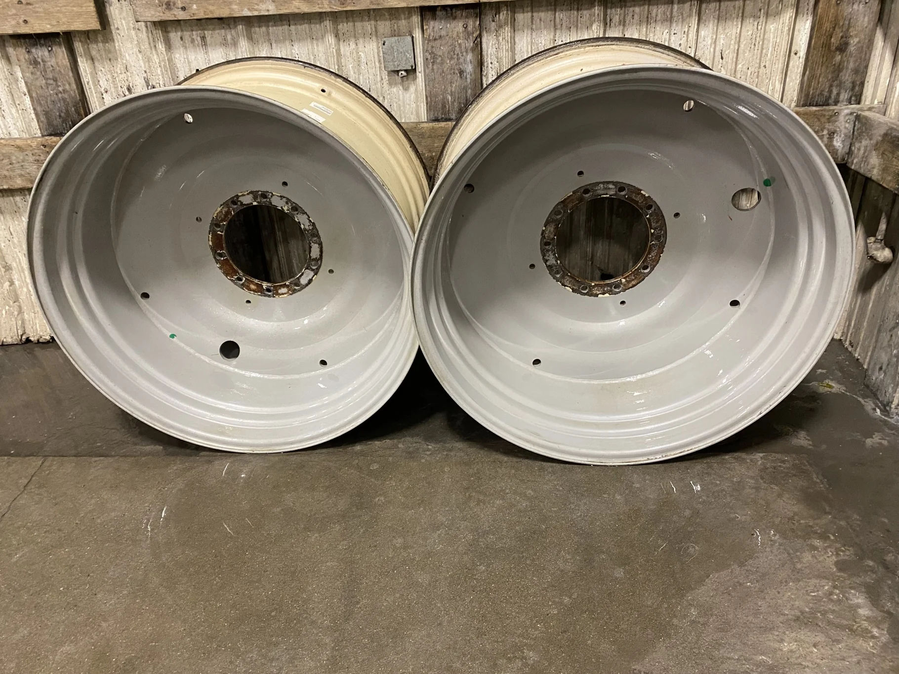 Used 23 X 42 Agco 10 Bolt (.925) Dual Wheel (10-13-11) (Rust and Scratches) image 8