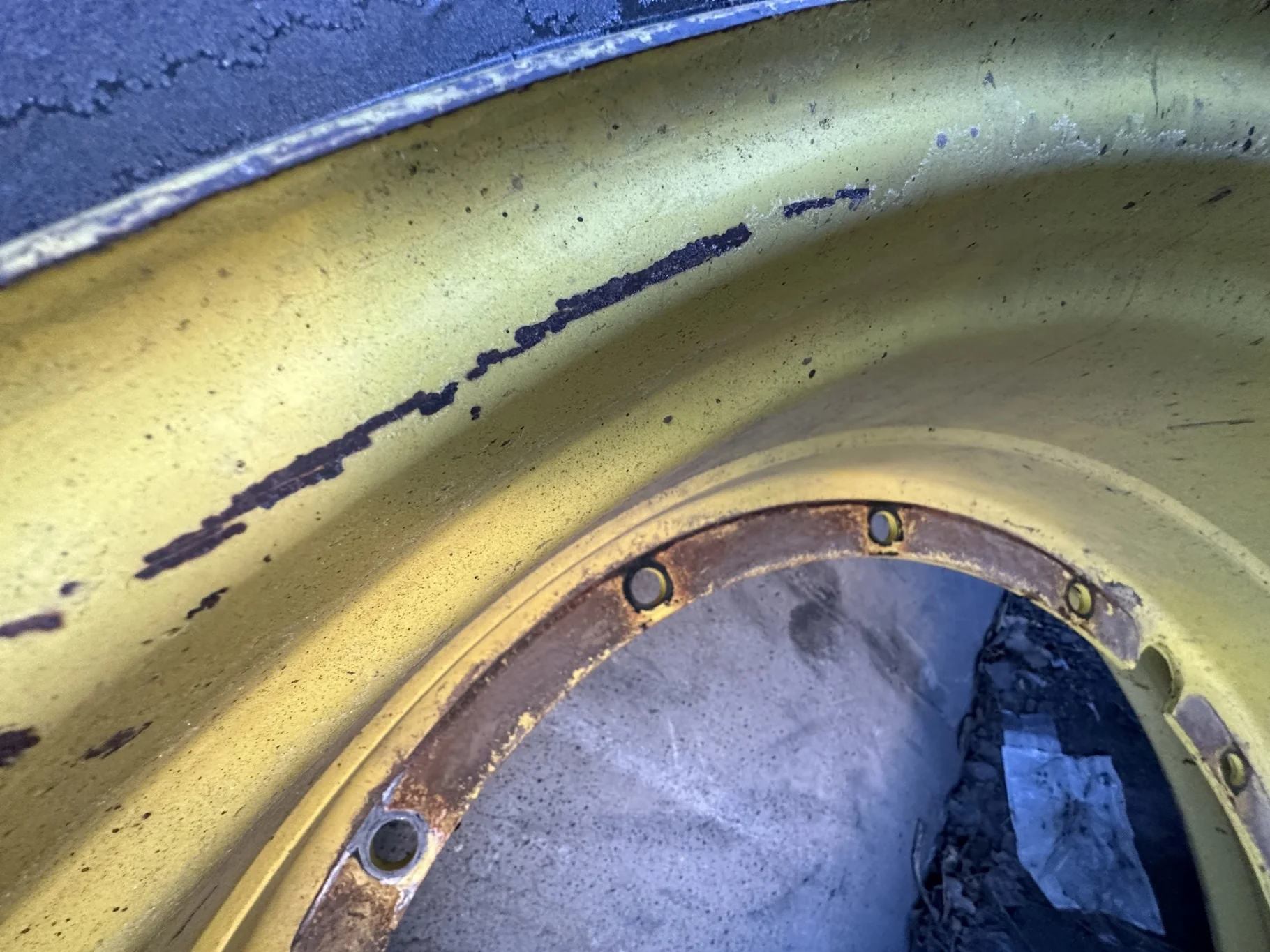 Used 16 X 38 John Deere Stub disc wheels. (Faded, Scratches, Rust Spots) image 3