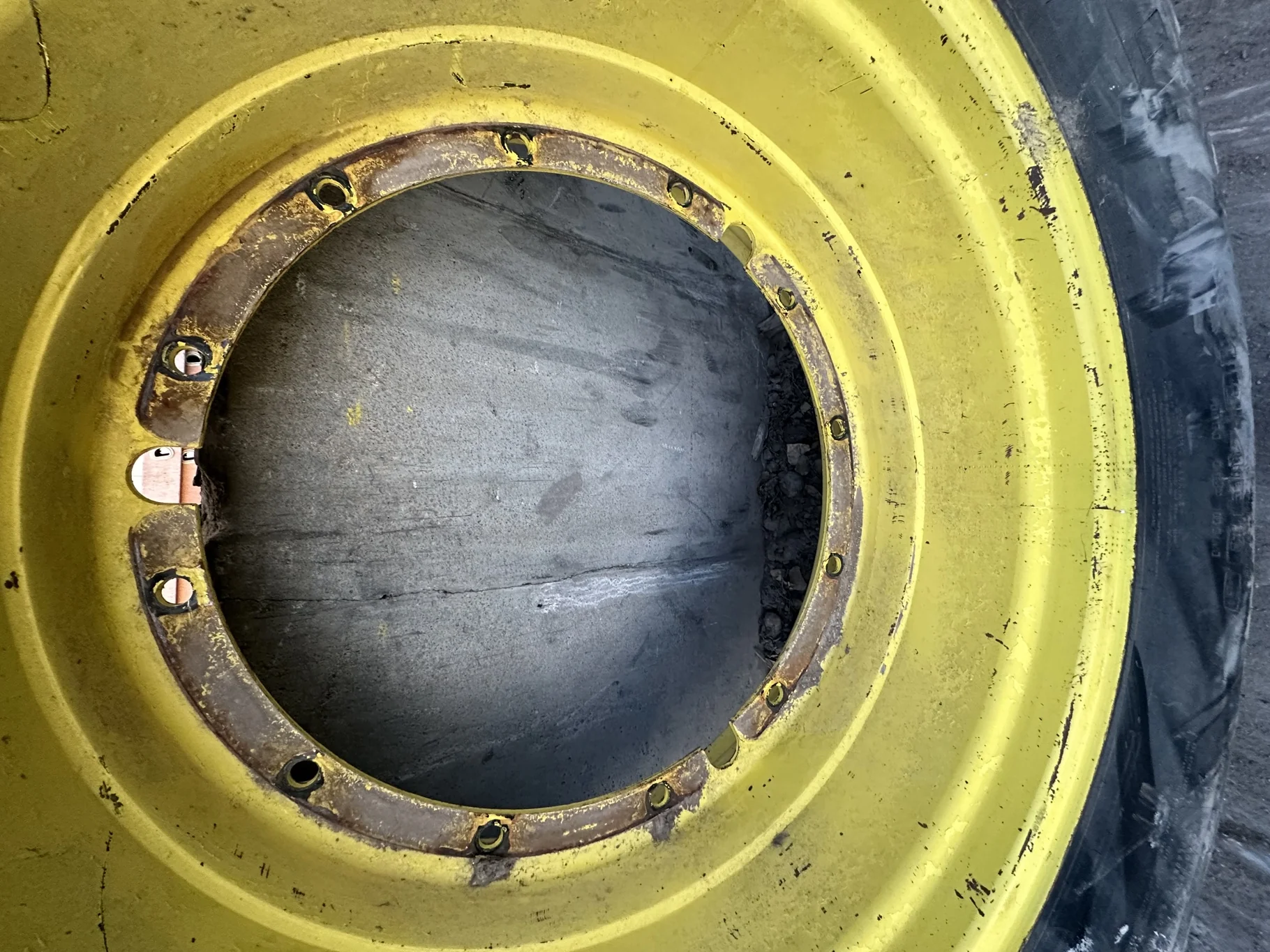 Used 16 X 38 John Deere Stub disc wheels. (Faded, Scratches, Rust Spots) image 9