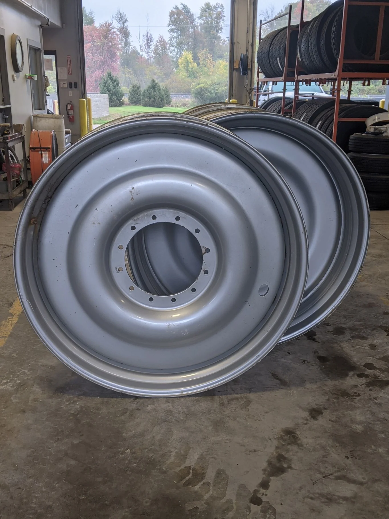 Used 13 X 50 12-16.732-14.62 Bubble Disc Case Silver Wheel