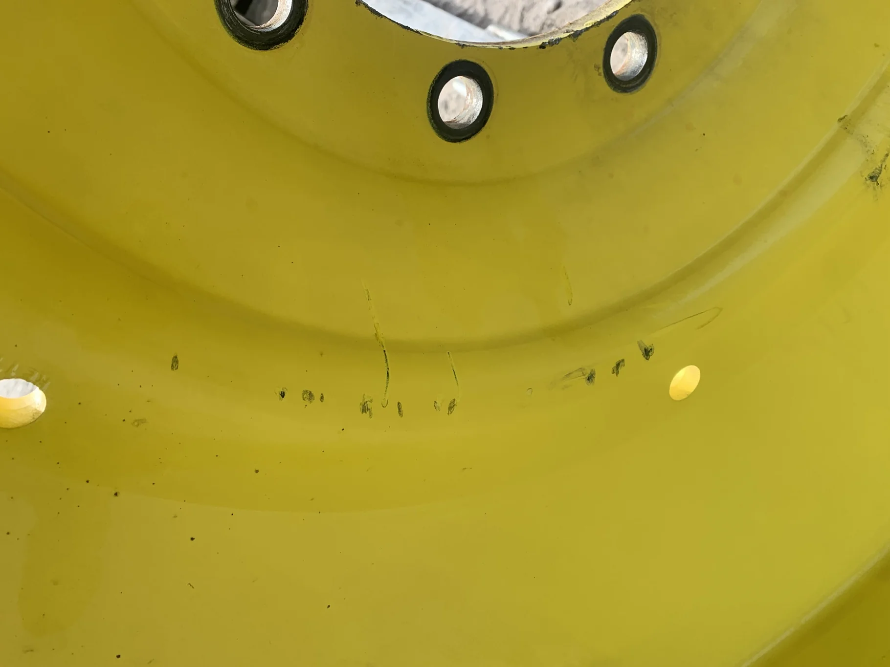 Used 20 X 46 John Deere Yellow 10 Bolt Dual Rim (10-13.187-11.080) Offset 9.125   
(Paint Scratches) image 3