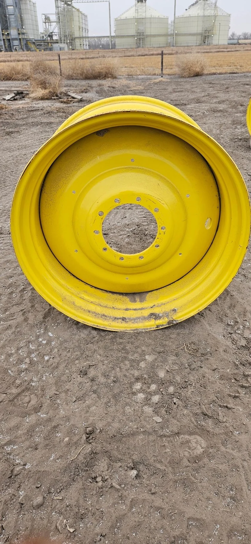 Used 23 x 42 JD 10 Bolt Dual Wheel (10-13.189-11.07) image 2