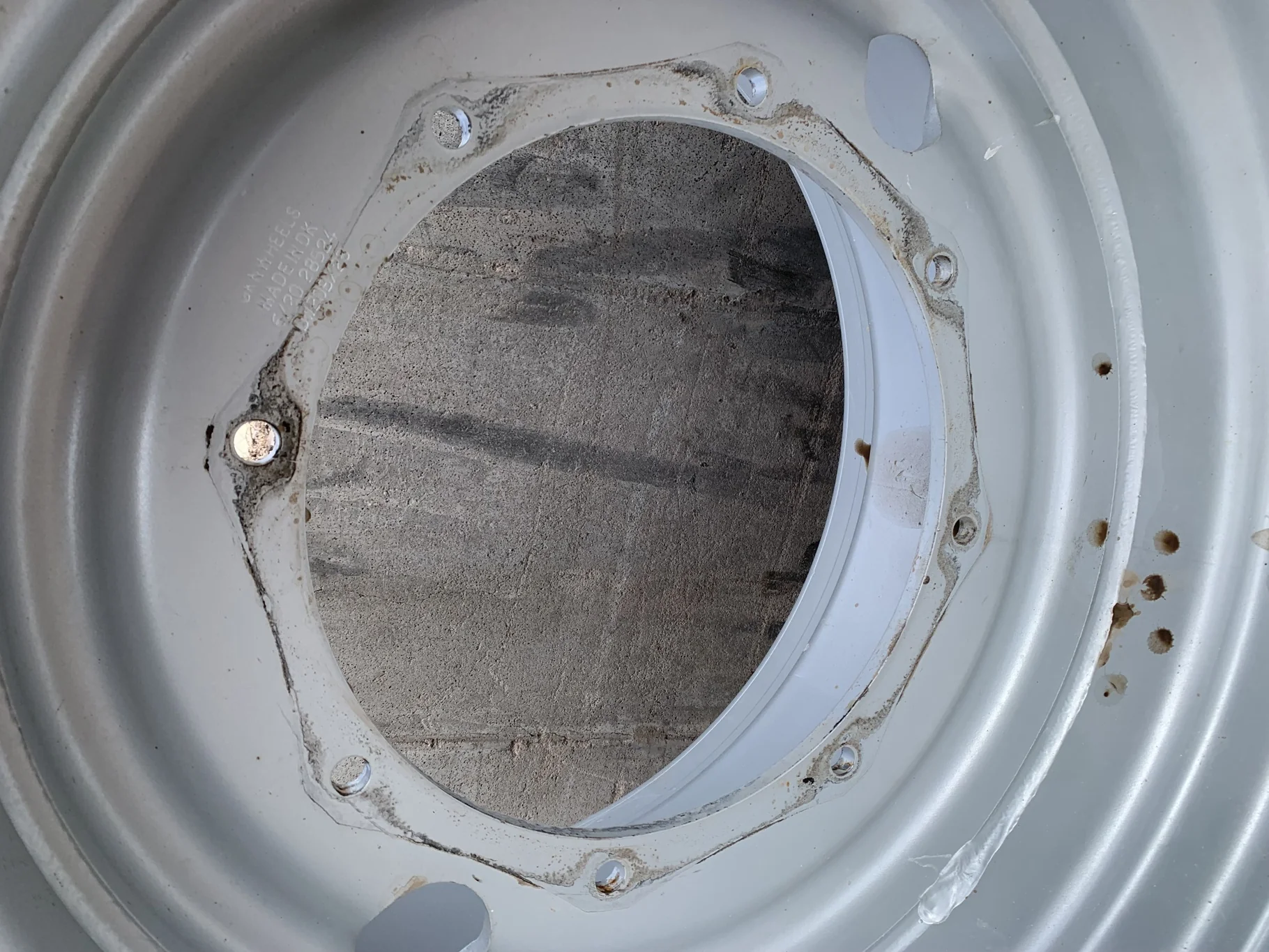 Used 20 X 28 Case IH Silver 8 Bolt (.669) Formed Plate Wheel (8-16-14) (Scratched Paint)