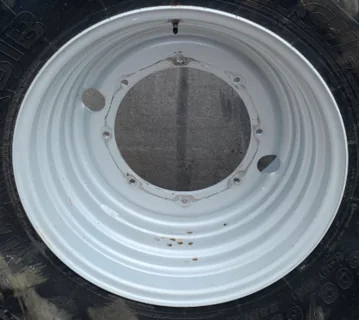 Used 20 X 28 Case IH Silver 8 Bolt (.669) Formed Plate Wheel (8-16-14) (Scratched Paint) image 2